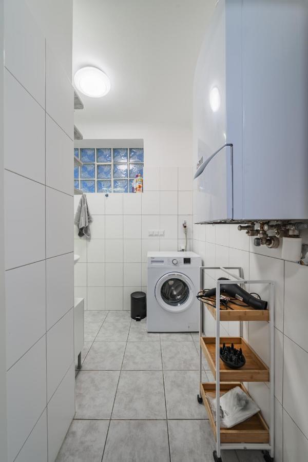 Modernes Appartement Nahe U-Bahn Und Schoenbrunn Viena Exterior foto