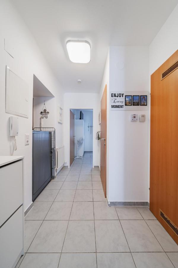 Modernes Appartement Nahe U-Bahn Und Schoenbrunn Viena Exterior foto